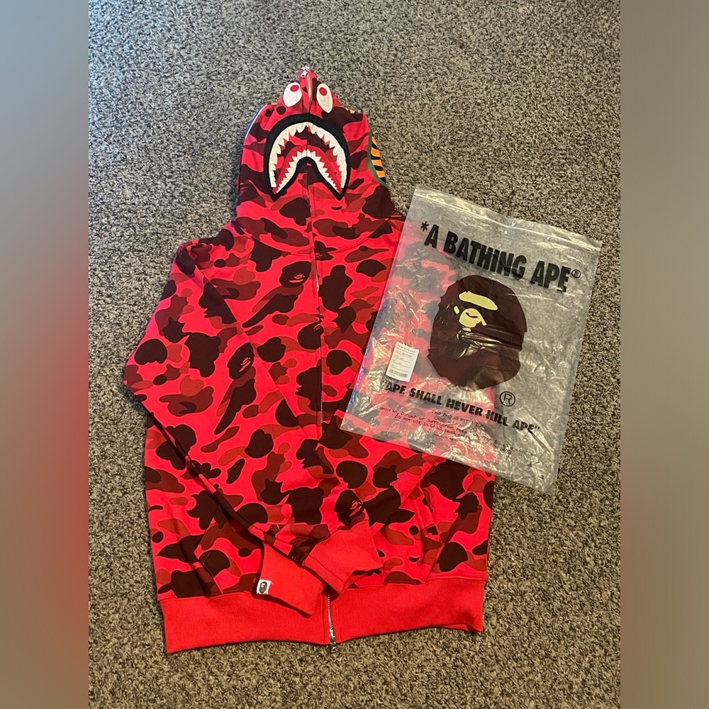 Hey I’m selling my Bape hoodie that is brand new never used any offers?